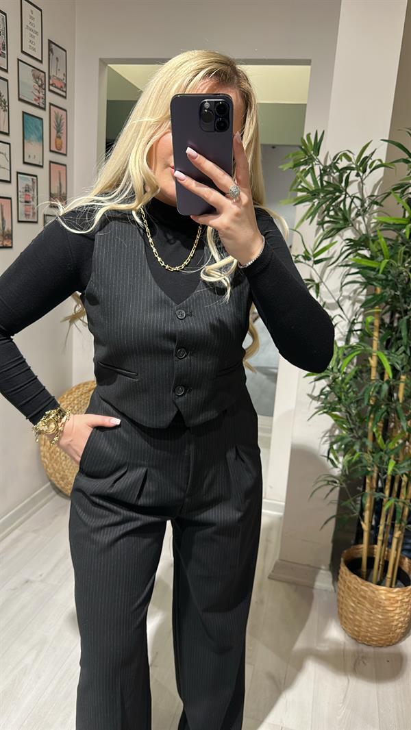 Çizgili Yelekli Takım