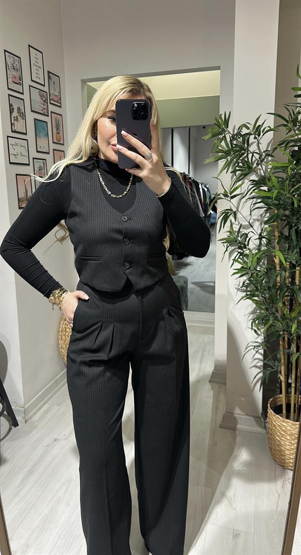 Çizgili Yelekli Takım