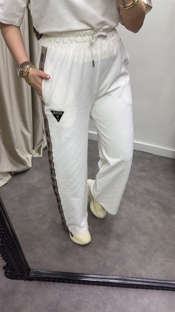 Gues Desenli Şeritli Takım