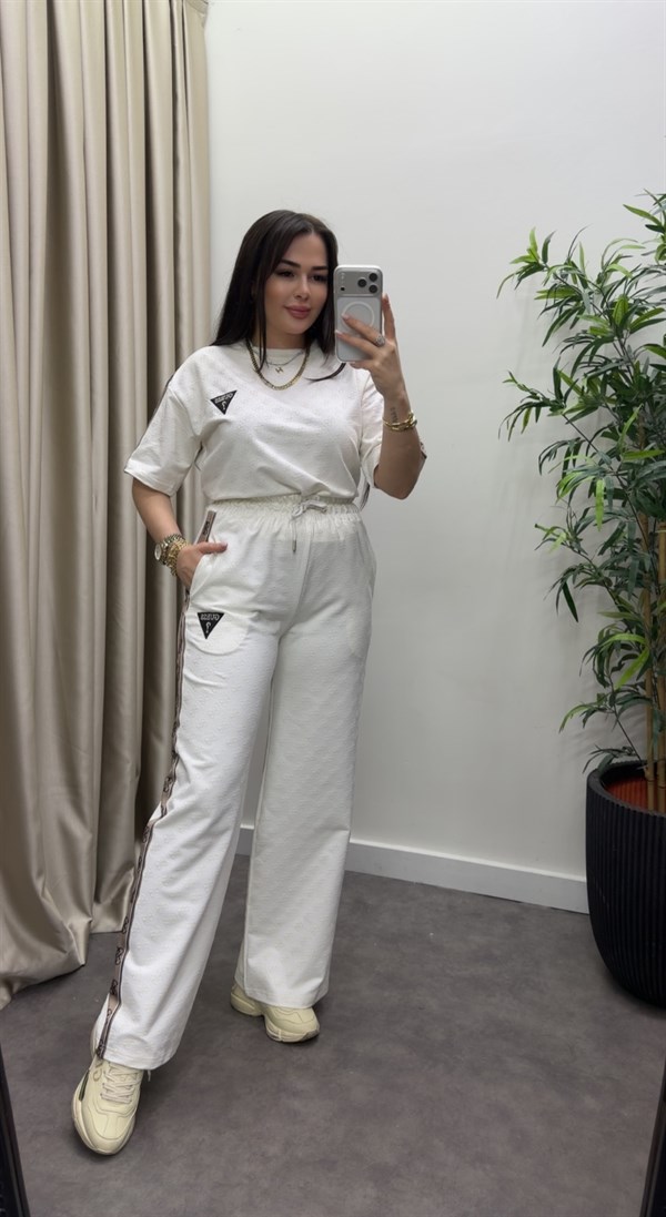 Gues Desenli Şeritli Takım