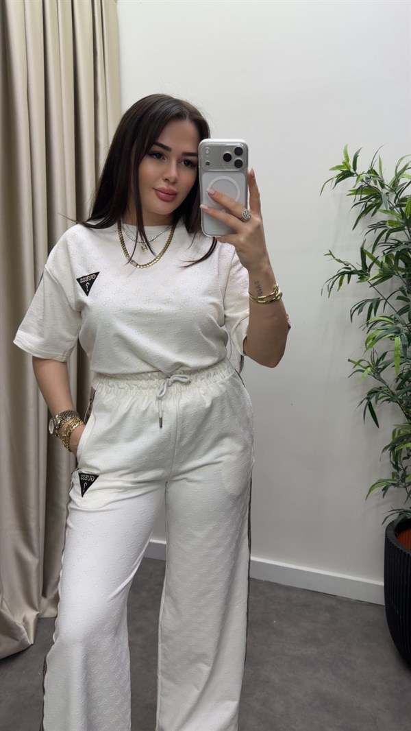 Gues Desenli Şeritli Takım