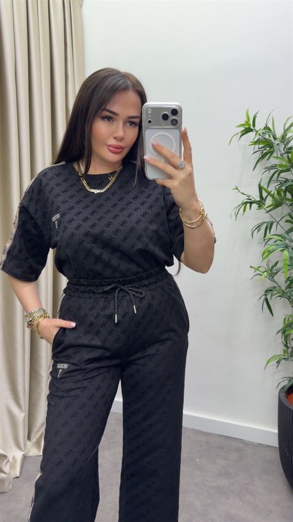 Gues Desenli Şeritli Takım