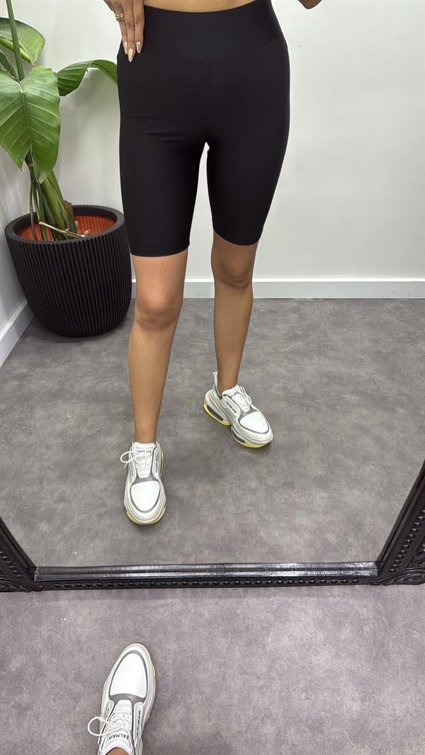 Kısa Toparlayıcı Şort Tayt