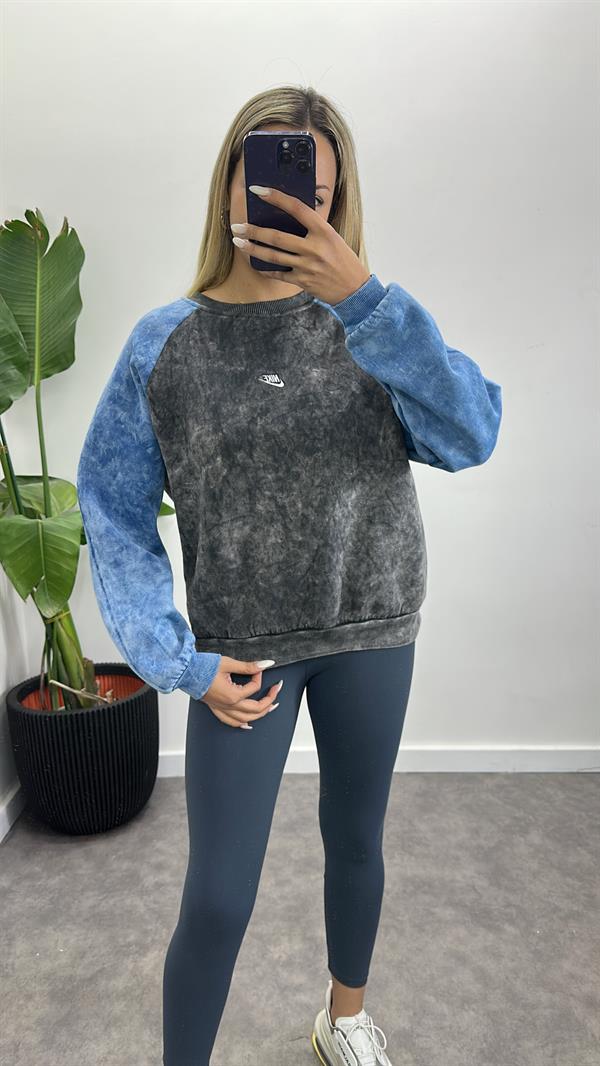 Nik* Model Marka Sweat