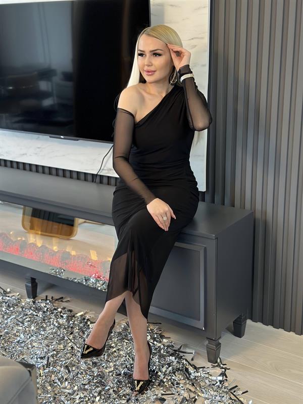 Omuz Detay Tül Elbise