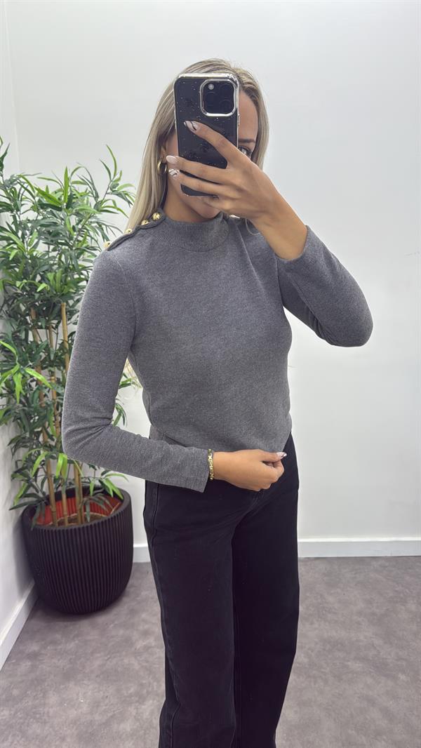 Omuz Düğme Detay Kazak