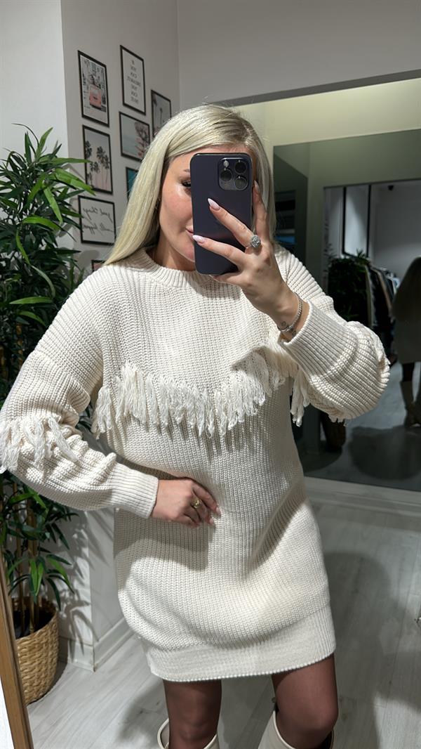 Püskül Detay Triko Elbise