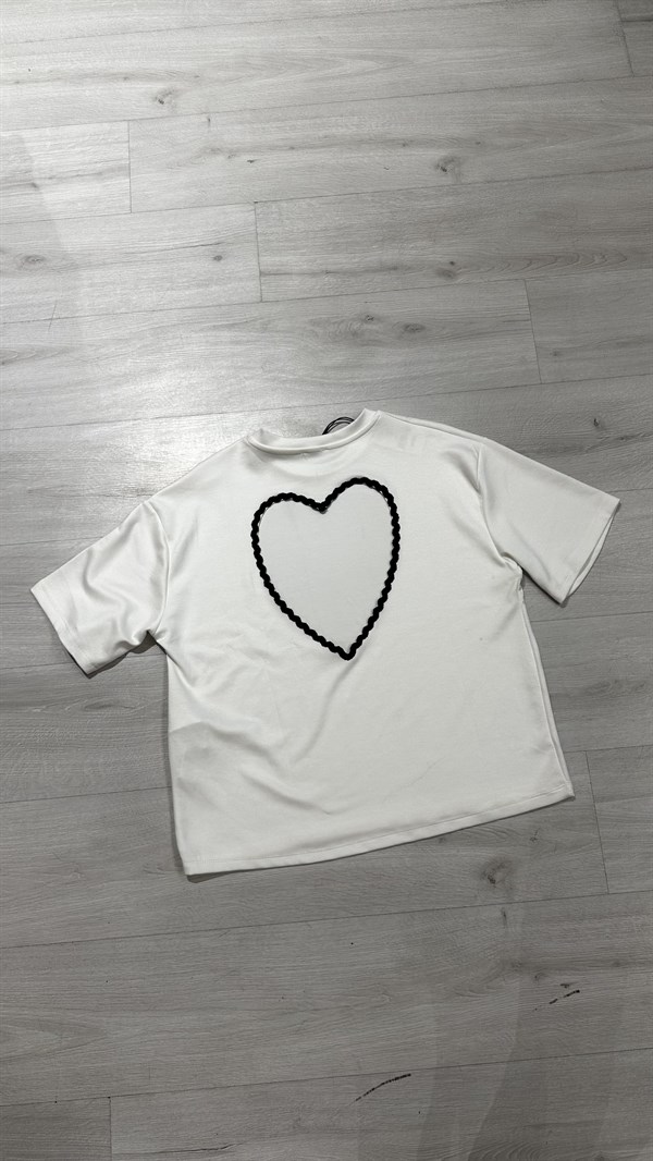 Sırt Detay Kalp Nakışlı T-Shirt