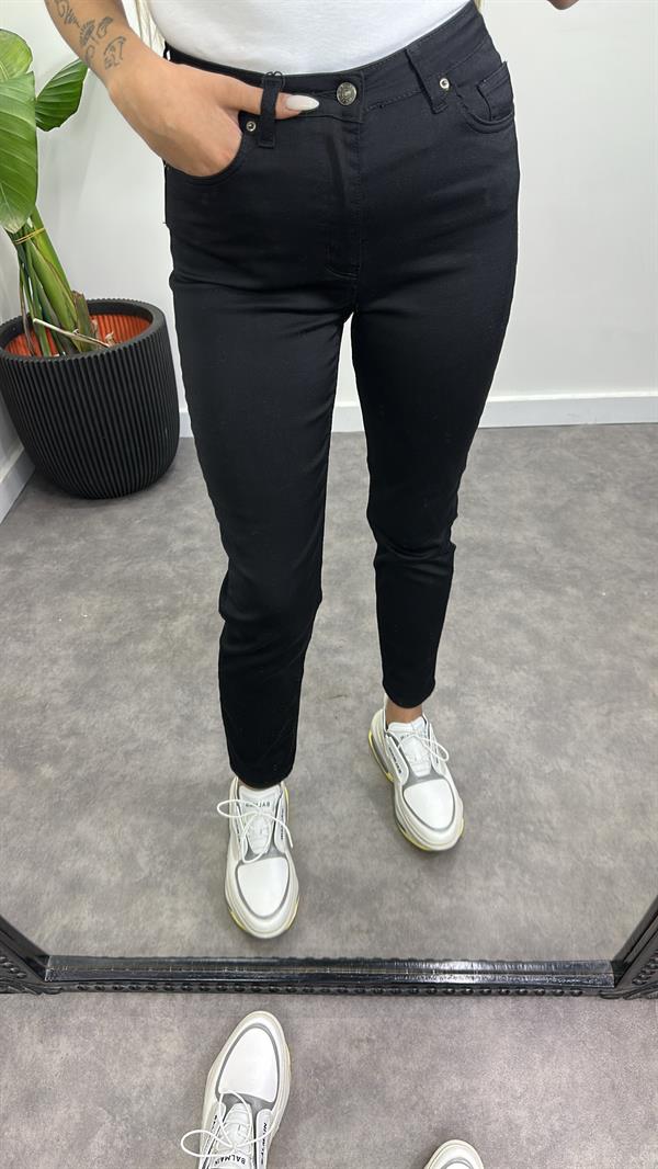 Siyah Push-Up Jean