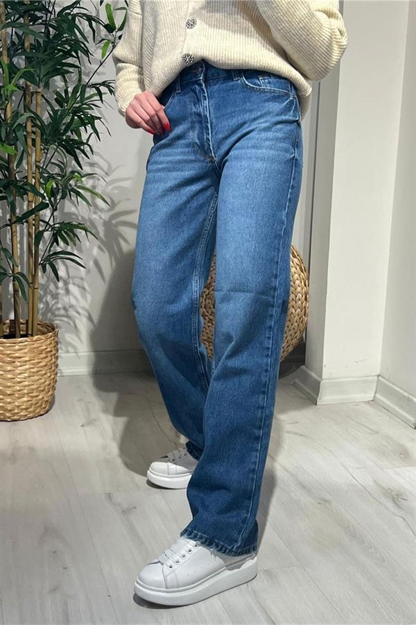 Straıght Leg Jean