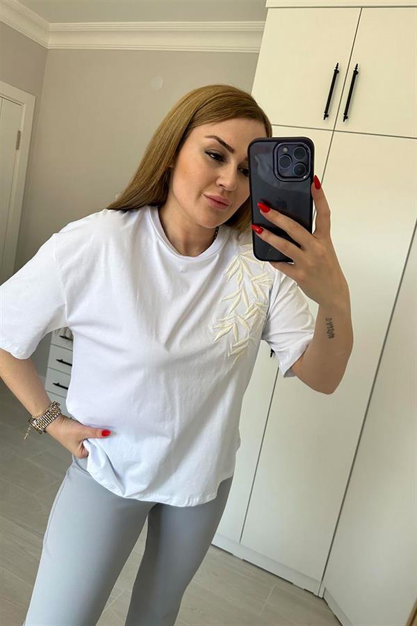 YAPRAK NAKIŞLI TİŞÖRT