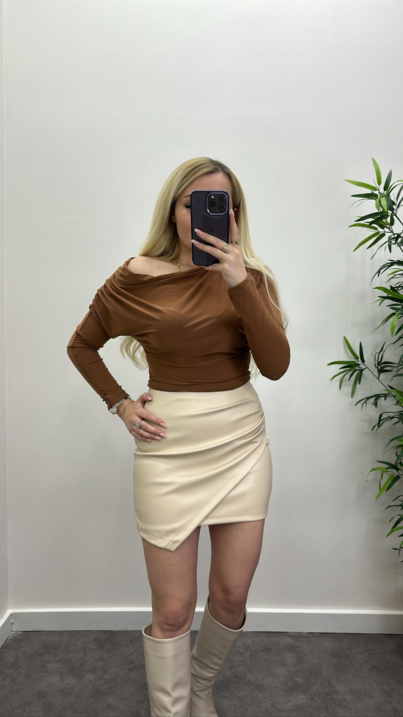 Büzgü Detay Deri Etek