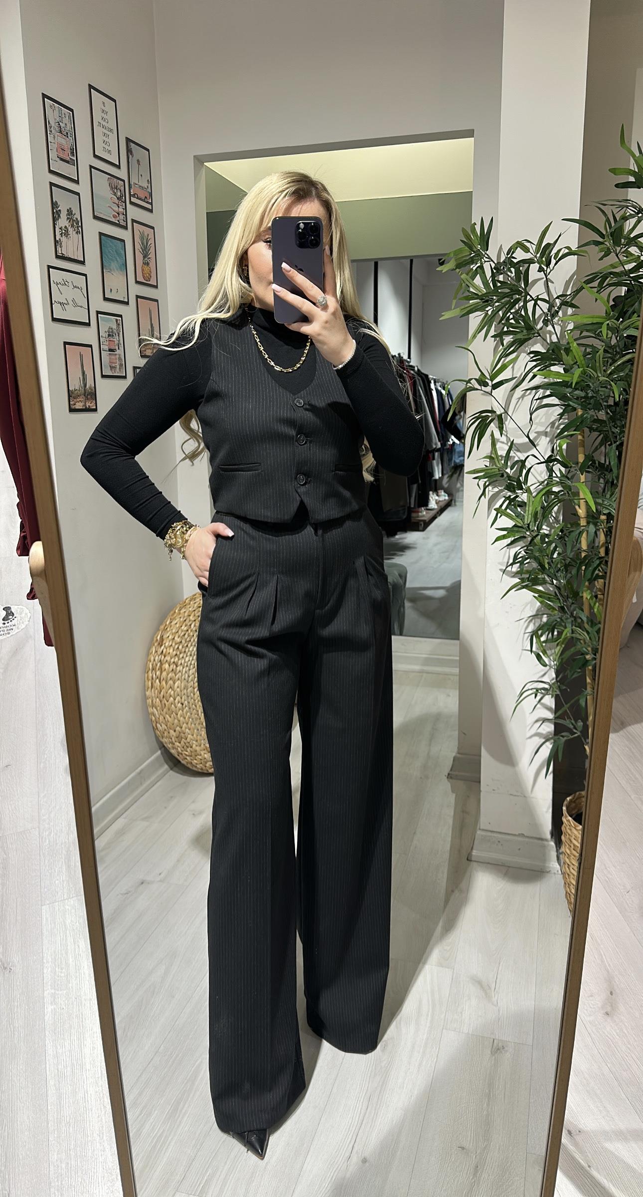 Çizgili Yelekli Takım