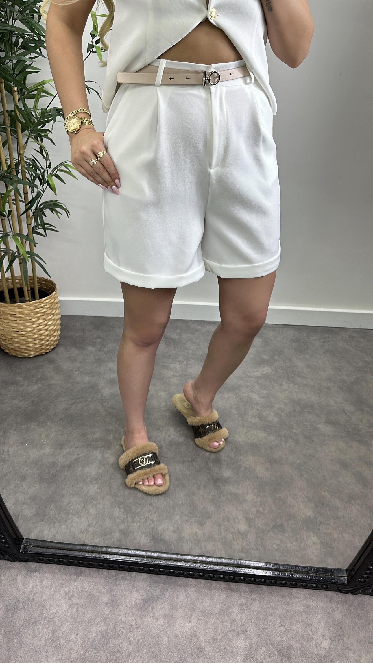 Kemerli Kumaş Şort