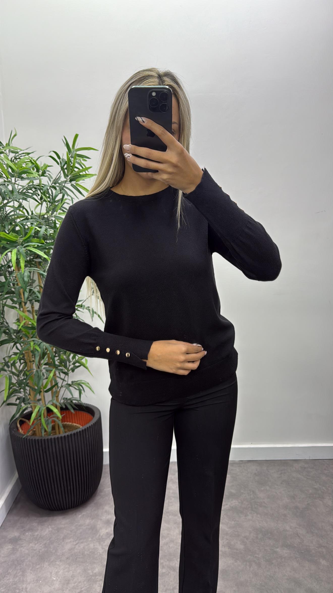 Kol Düğme Detay Triko Kazak