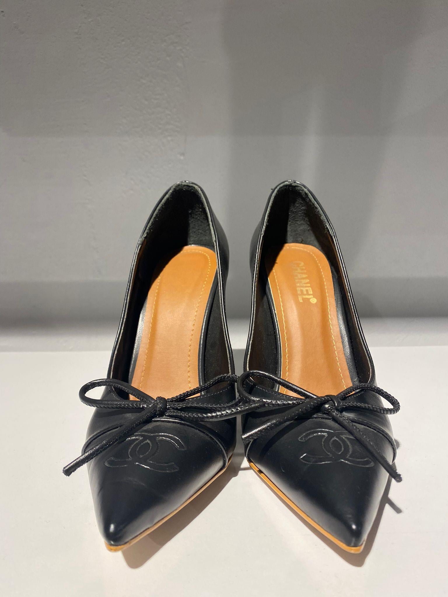 Kurdele Detay Deri Stiletto