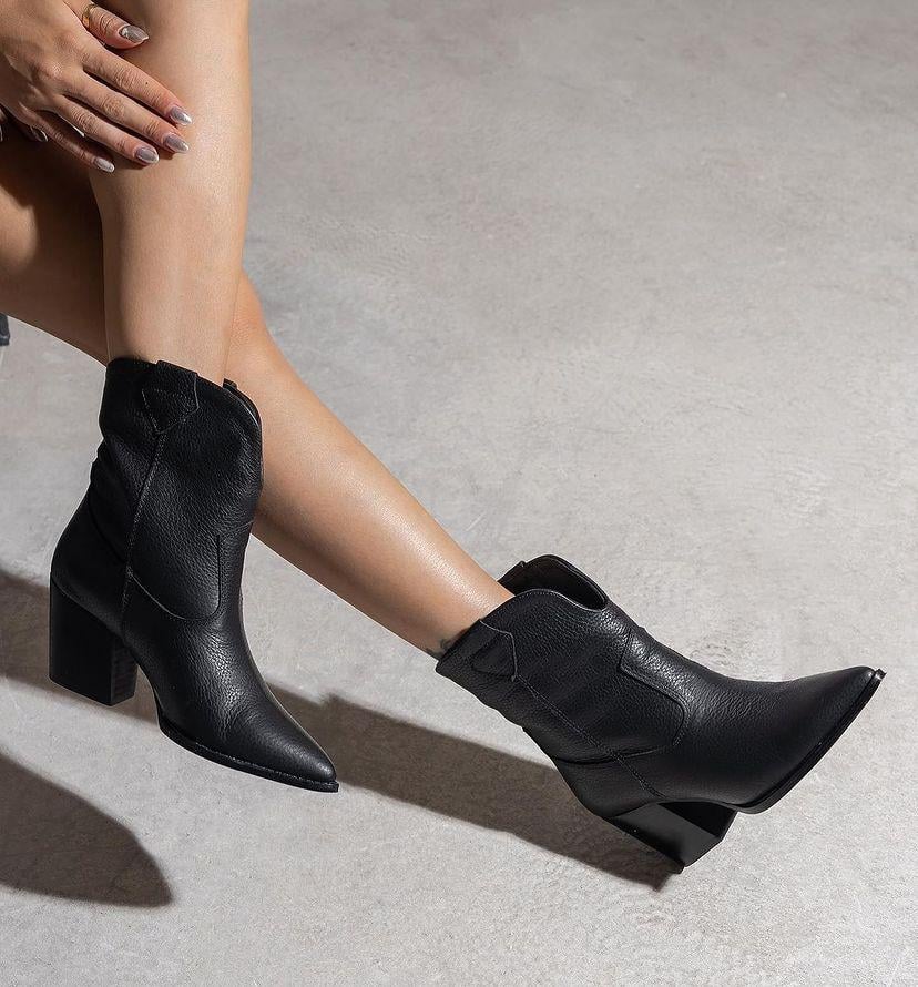 Marta Siyah Deri Bot