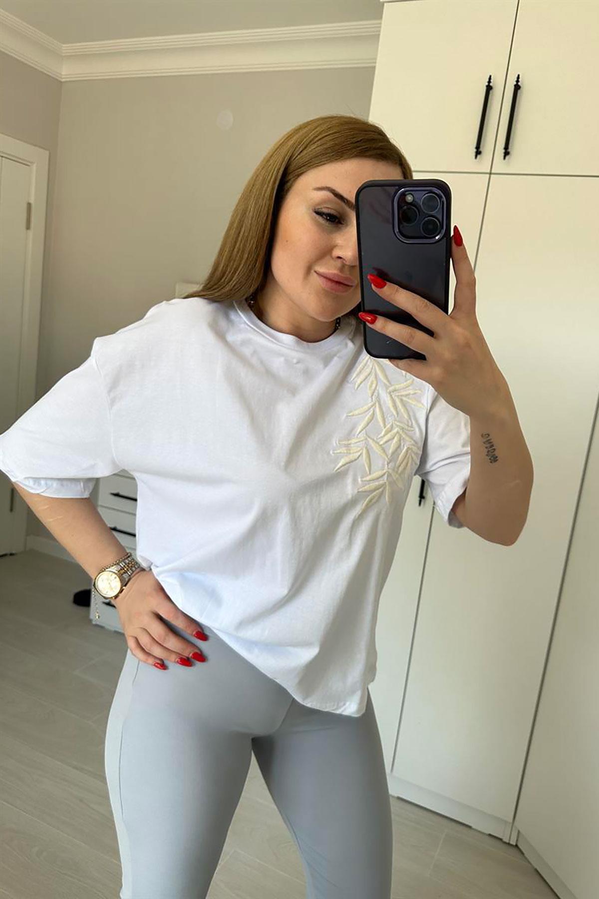 YAPRAK NAKIŞLI TİŞÖRT