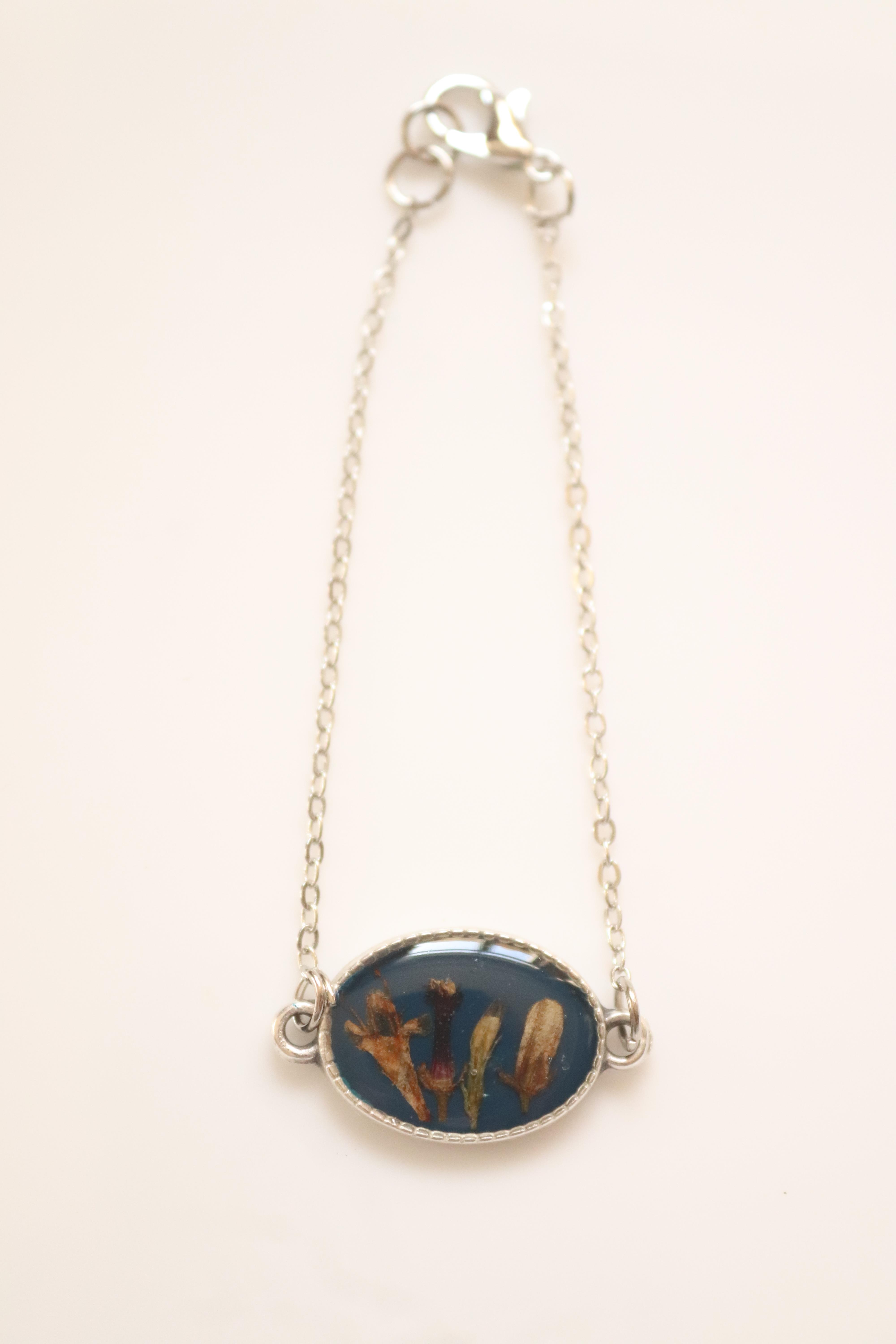 Kurutulmuş Çiçekten Bileklik