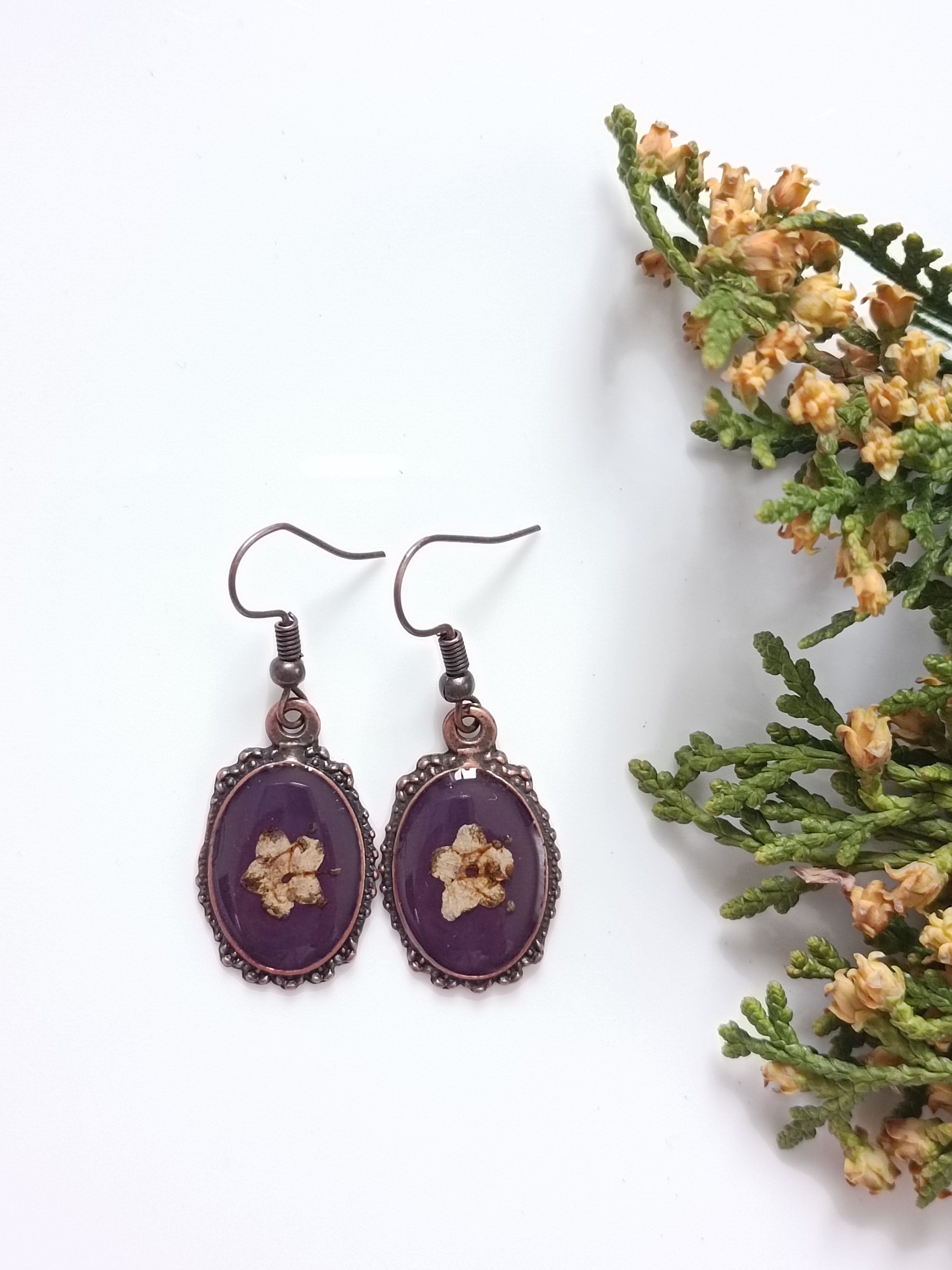 Kurutulmuş Çiçekten Küpe