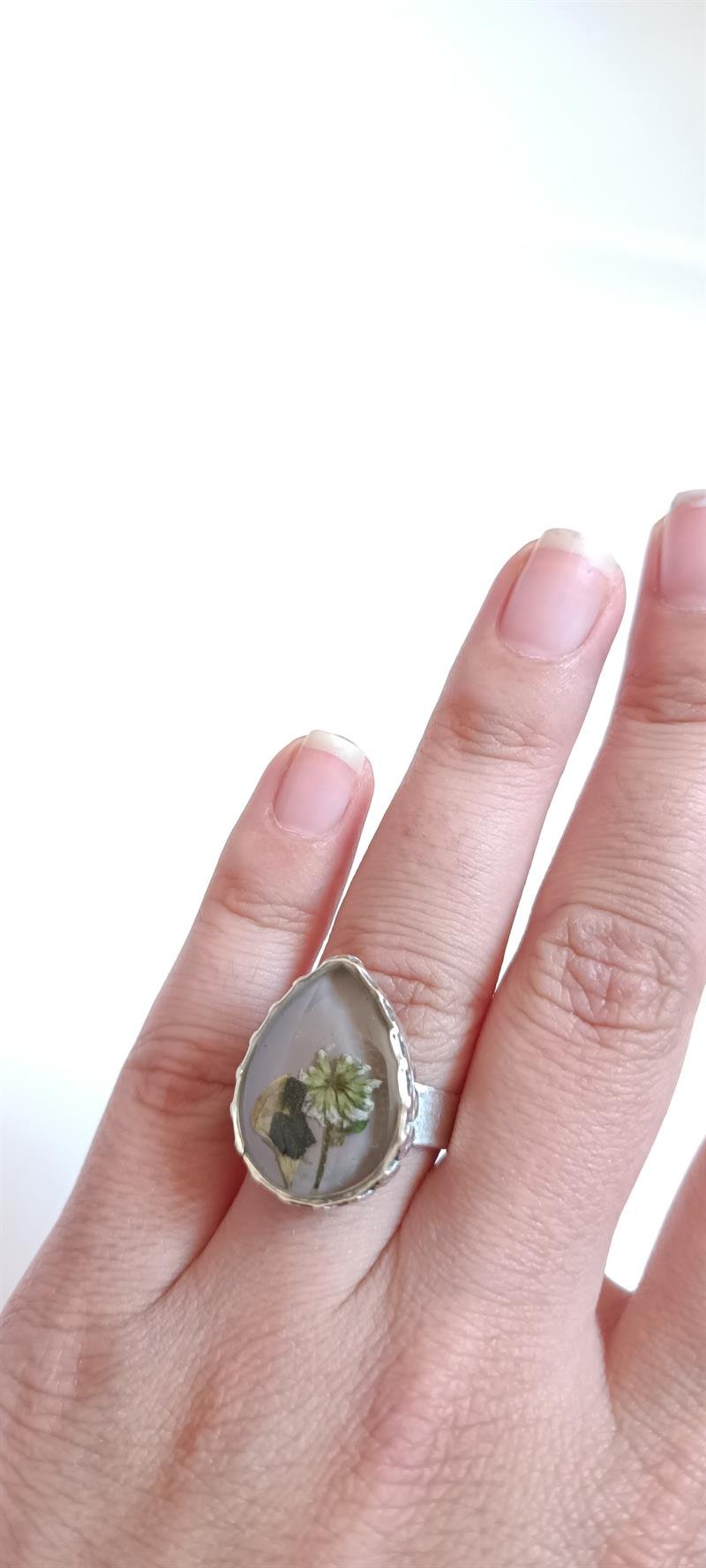 Kurutulmuş Çiçekten Yüzük