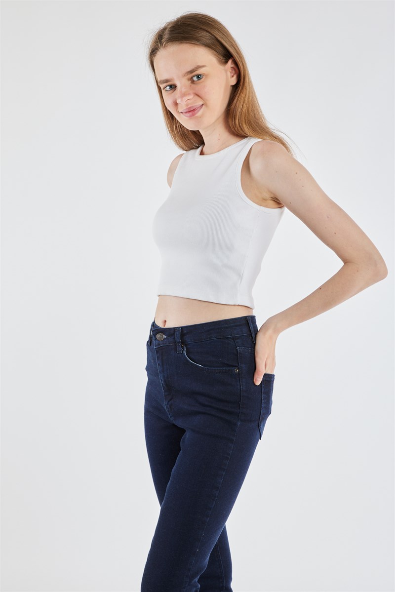 Oval Yaka Crop - Beyaz