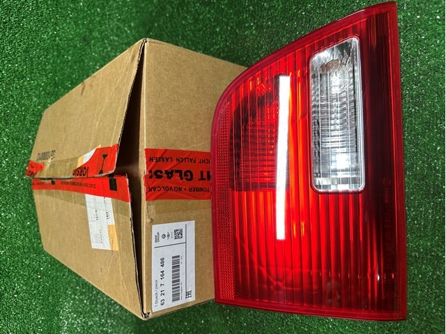 BMWBMW ORİJİNAL ARKA LAMBA, BAGAJ KAPAĞI-SAĞ 63217164486