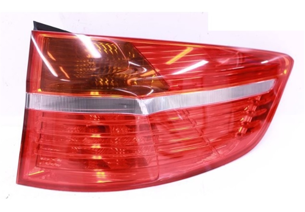 BMWBMW ORİJİNAL ARKA LAMBA, ÇAMURLUK-SAĞ 63217179984