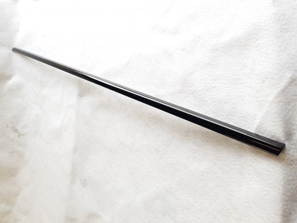 BMWSOL ÖN KAPI DIŞ CAM YUVASI ÇITASI