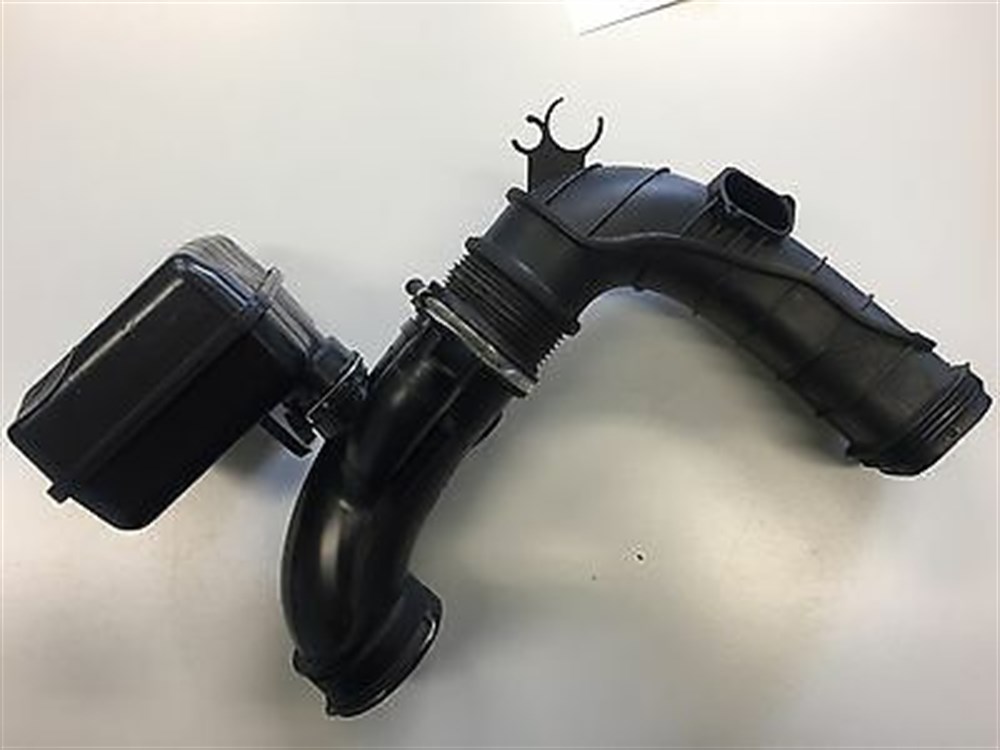 BMWTEMİZ HAVA BORUSU