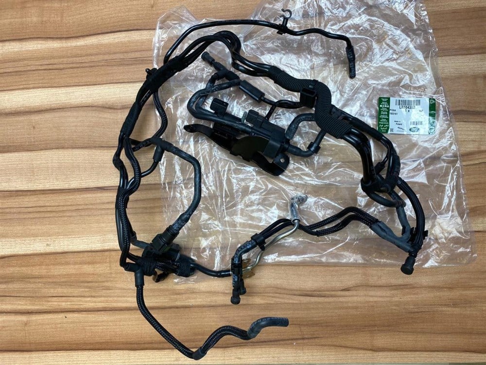 LAND ROVERLAND ROVER ORİJİNAL MAZOT VAKUM HORTUMU(SPORT/VOGUE/NWD4  3.0 V6) LR104352