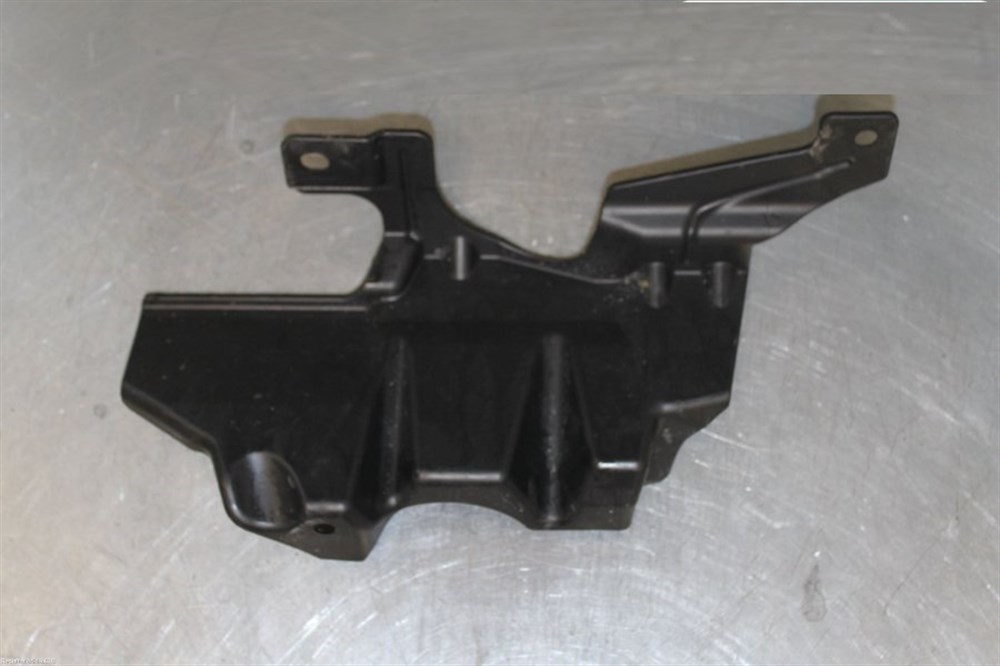 LAND ROVERLAND ROVER ORİJİNAL MOTOR ALT MUHAFAZA SACI SAG(SPORT/VOGUE 3.0L V6) LR041944
