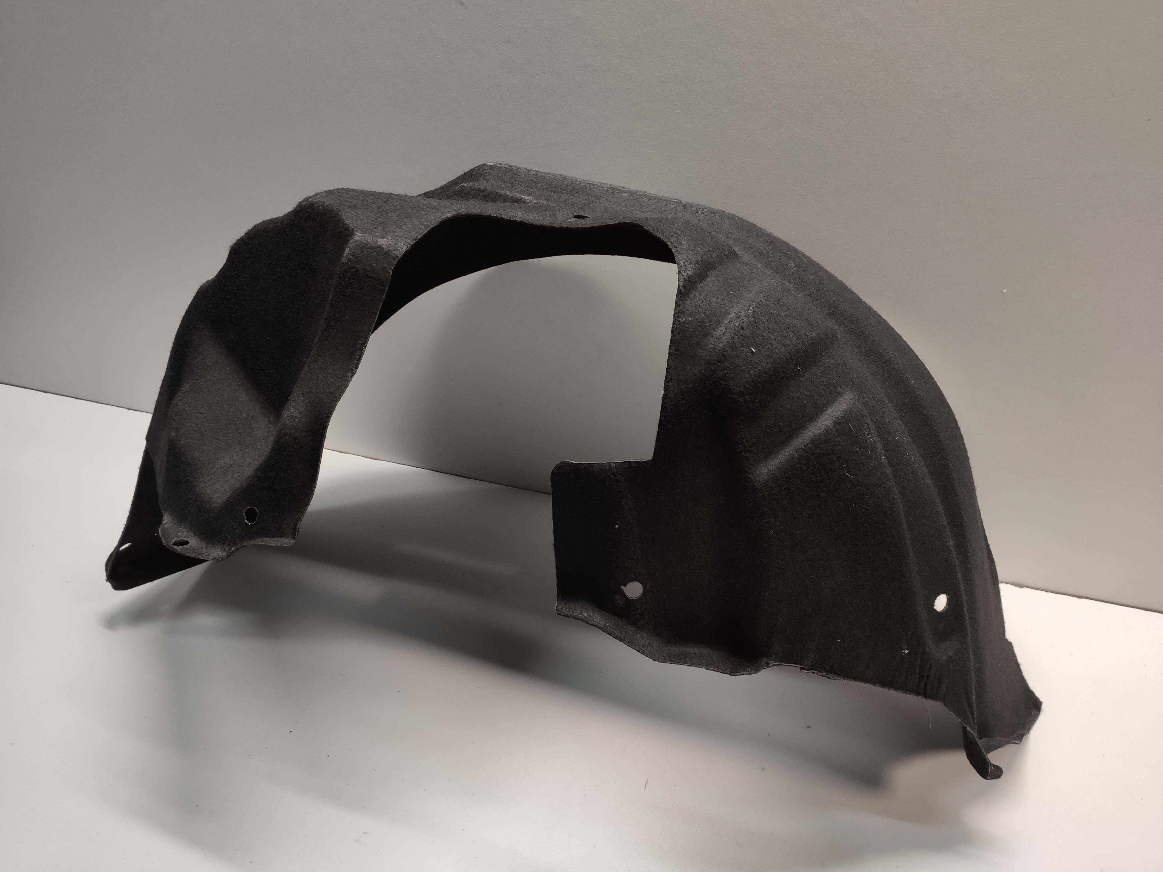 MASERATIMASERATI ORIGINAL REAR LH WHEELHOUSE GUARD 067698800