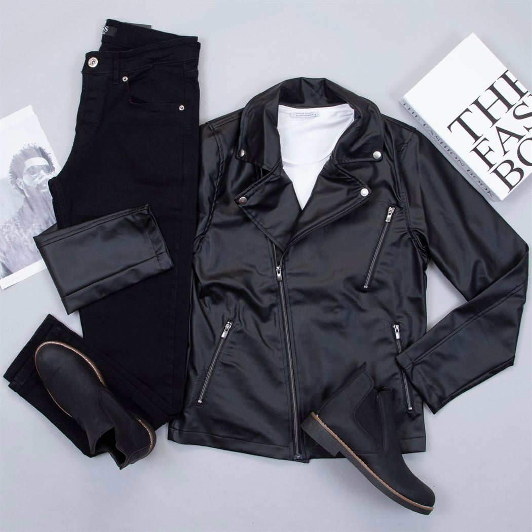 Çapraz Fermuarlı Siyah Deri Ceket Tişört Pantolon Bot Kombin