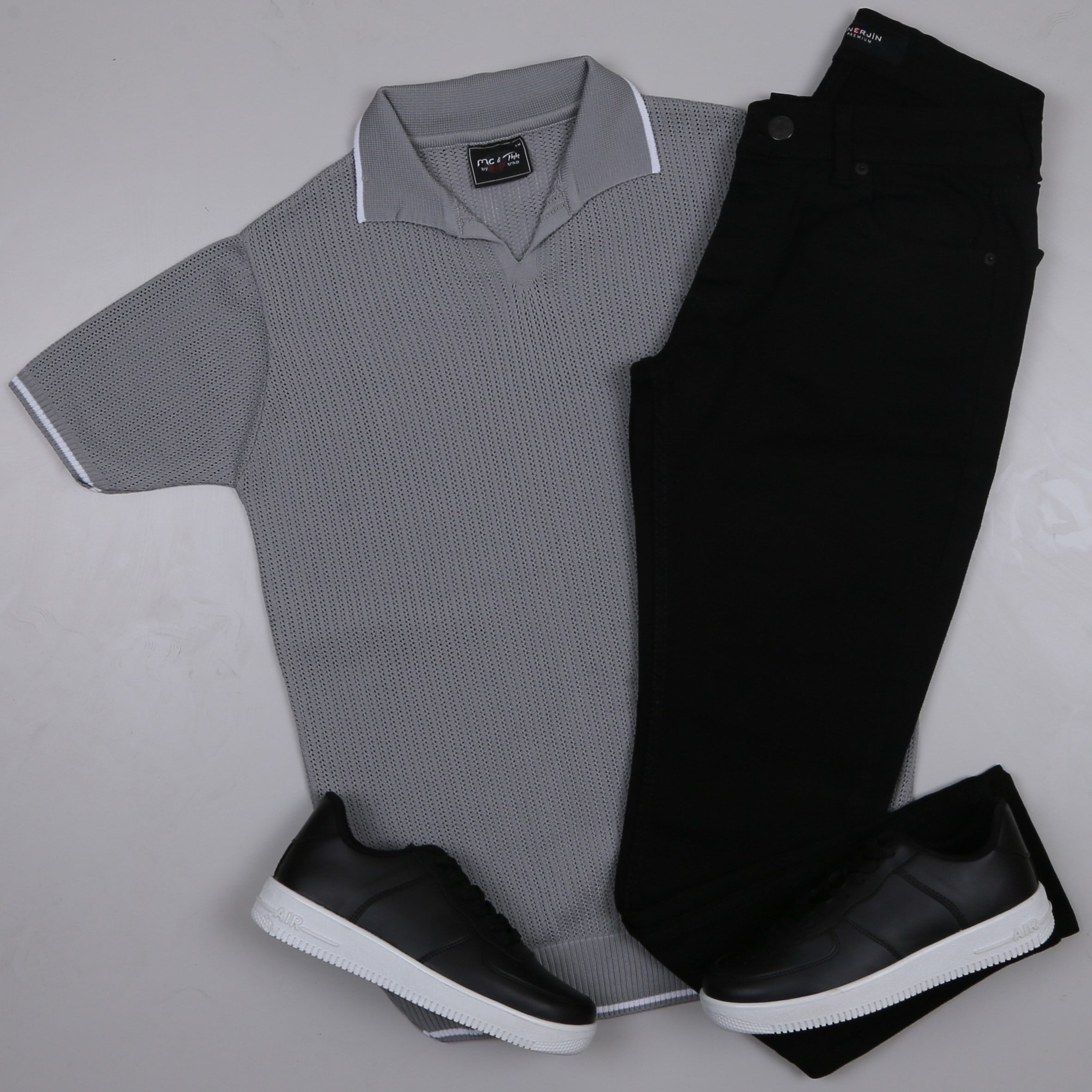 Gri Triko Polo Yaka Tişört  pantolon  ayakkabı Kombin