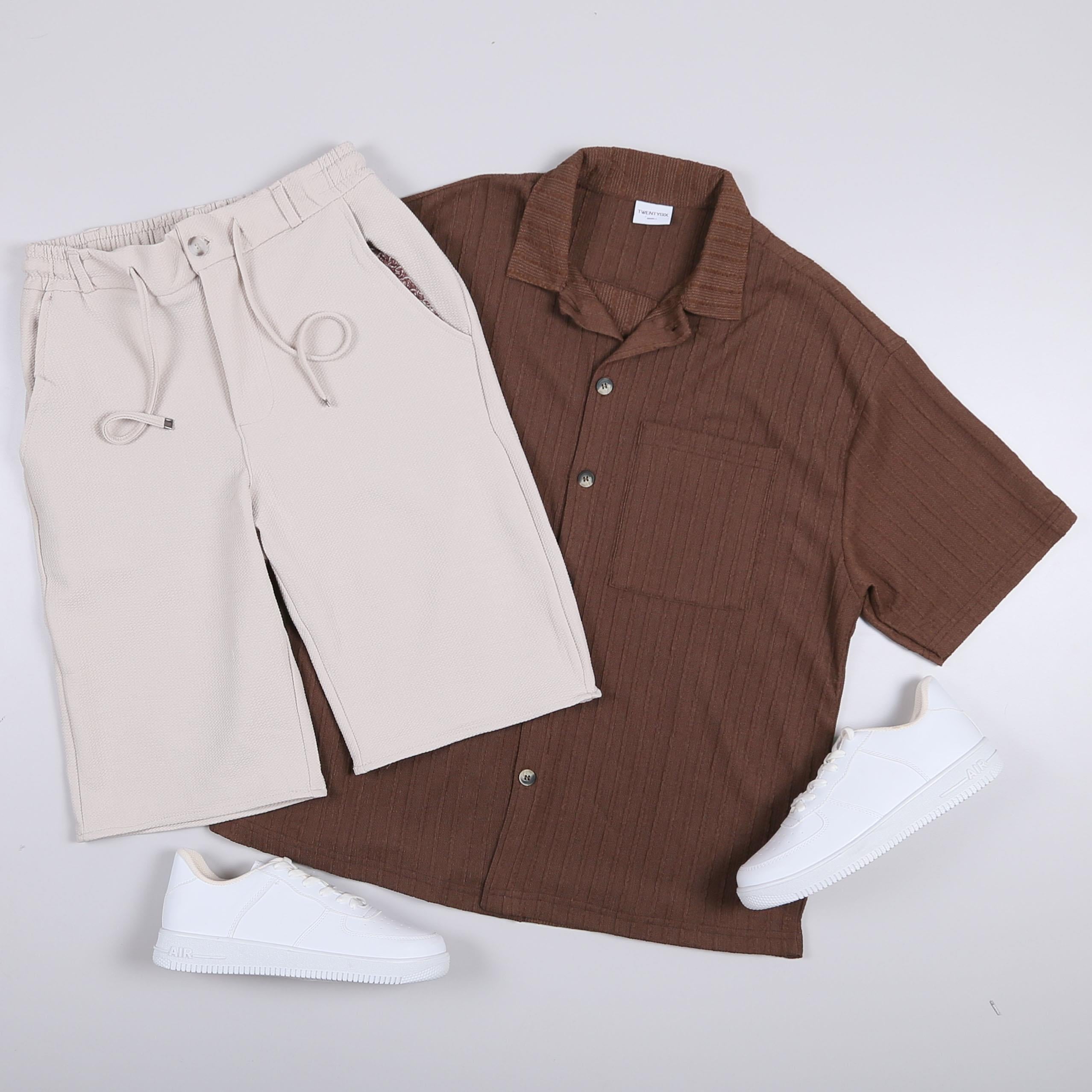 Kahve Gömlek Bej Şort Ayakkabı Kombin