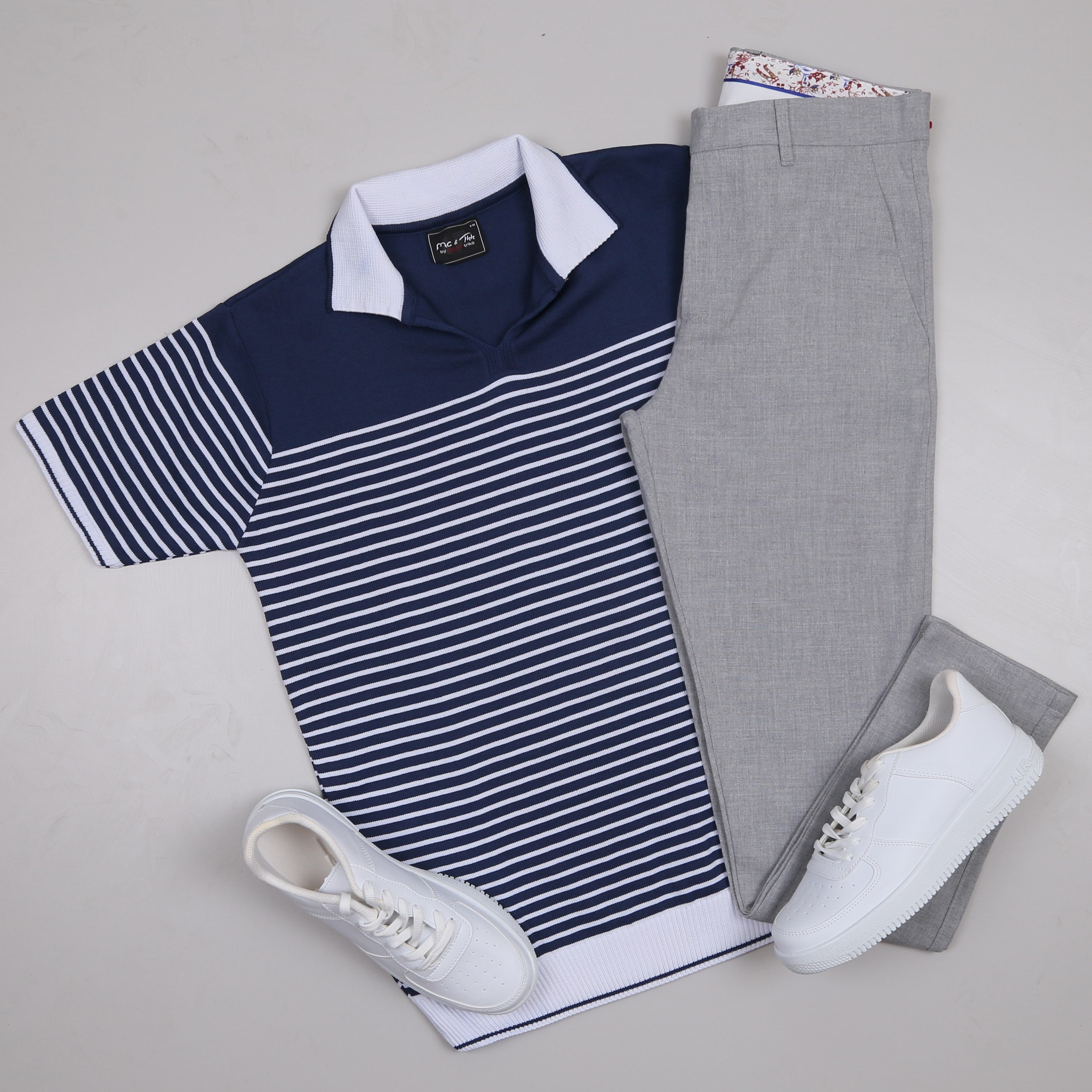 Lacivert Triko Polo Yaka Tişört Gri  Kumaş Pantolon Ayakkabı Kombin