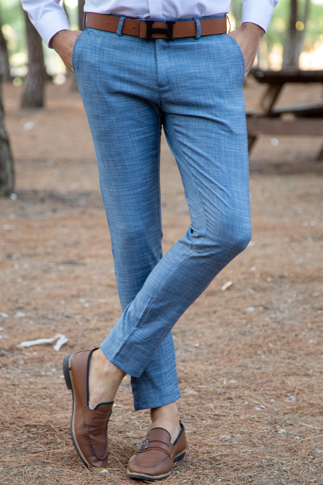 Likralı mavi üzerine beyaz ekoseli kumaş pantolon