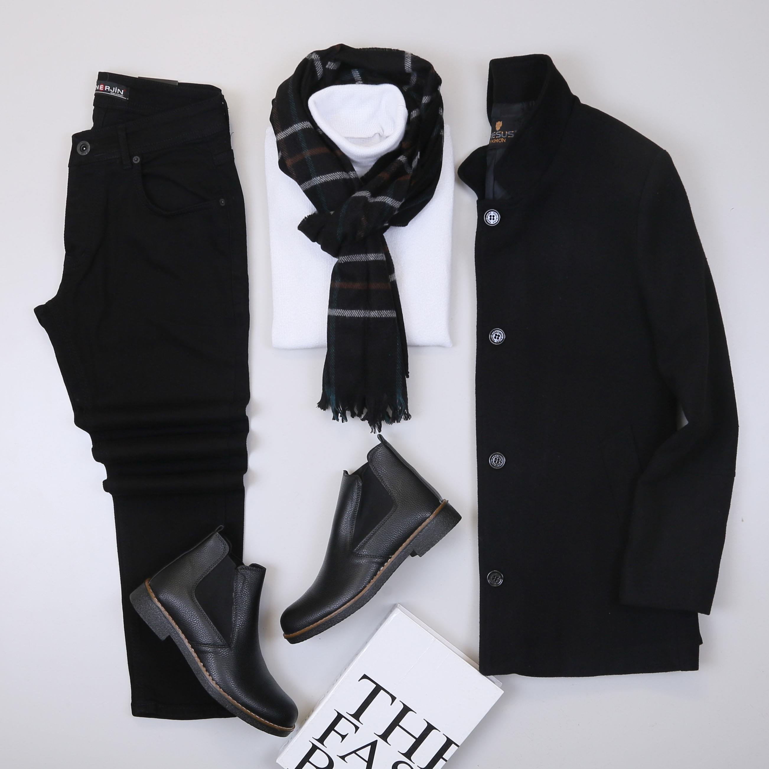 Siyah Kaşe Kaban Boğazlı Body Pantolon Bot Kombin