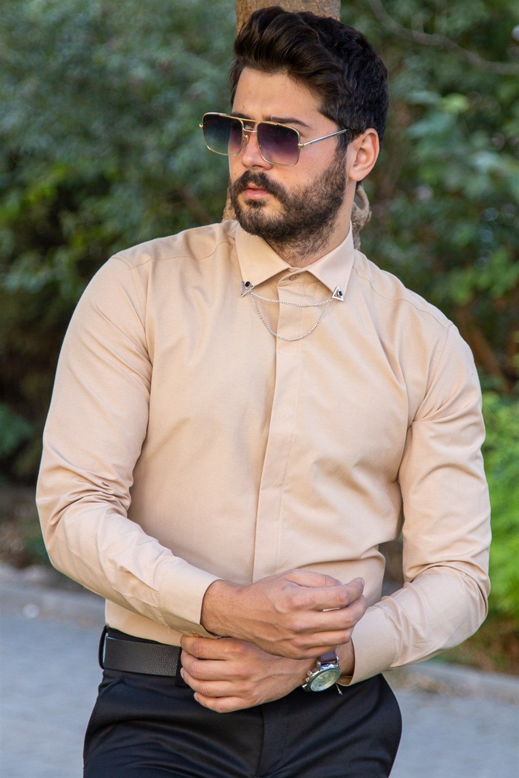 Slim fit gizli patlı bej klasik gömlek