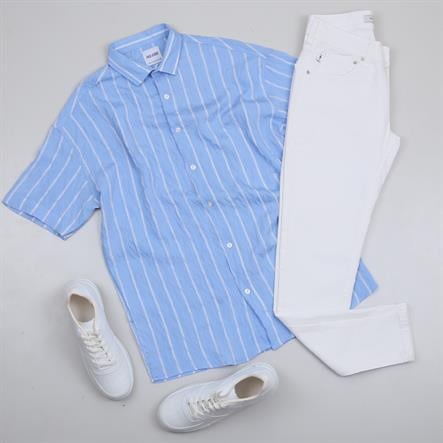 Açık Mavi Çizgili Kısa Kol Gömlek Pantolon Kombini