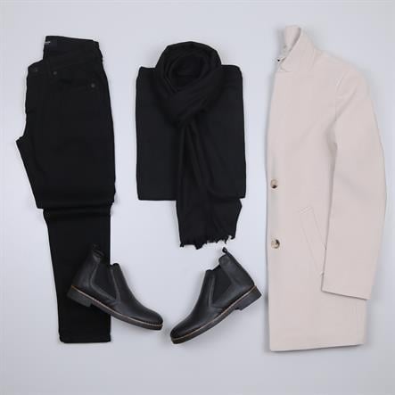 Bej Kaşe Kaban Boğazlı Body Kot Pantolon Bot Kombini