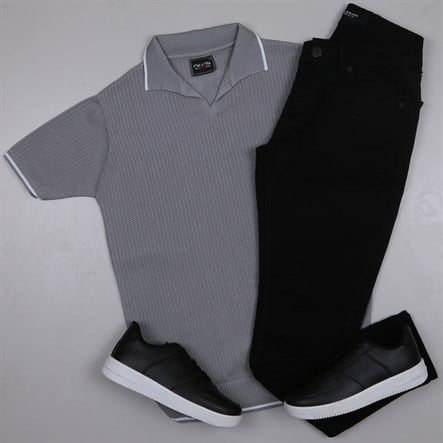 Gri Triko Polo Yaka Tişört  pantolon  ayakkabı Kombin