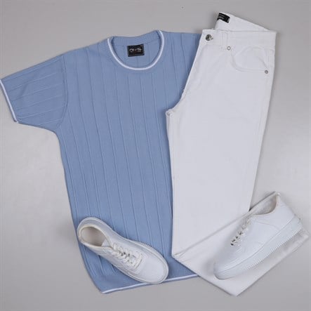 mavi bisiklet yaka Triko Polo Yaka Tişört beyaz kot pantolon  ayakkabı Kombin