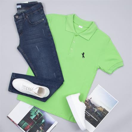 Yeşil Polo Yaka Tişört Pantolon Ayakkabı Kombin