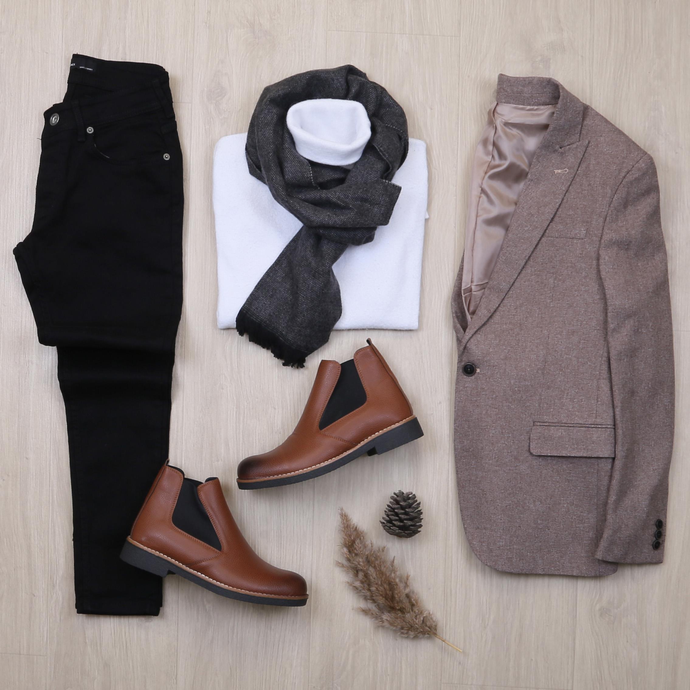 Açık Kahverengi Blazer Ceket Boğazlı Body Pantolon Bot Kombin