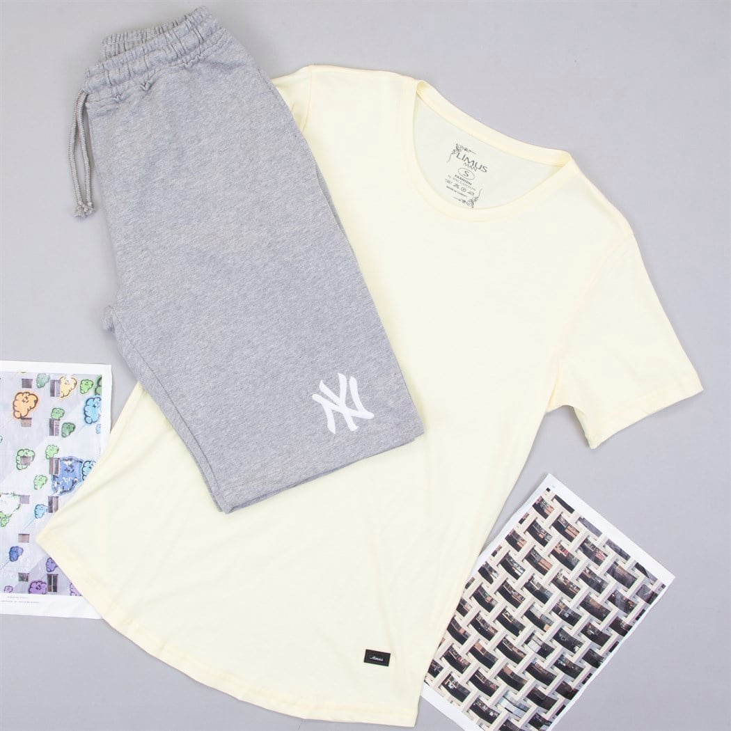 Açık Sarı Tişört Gri Penye Şort Kombin