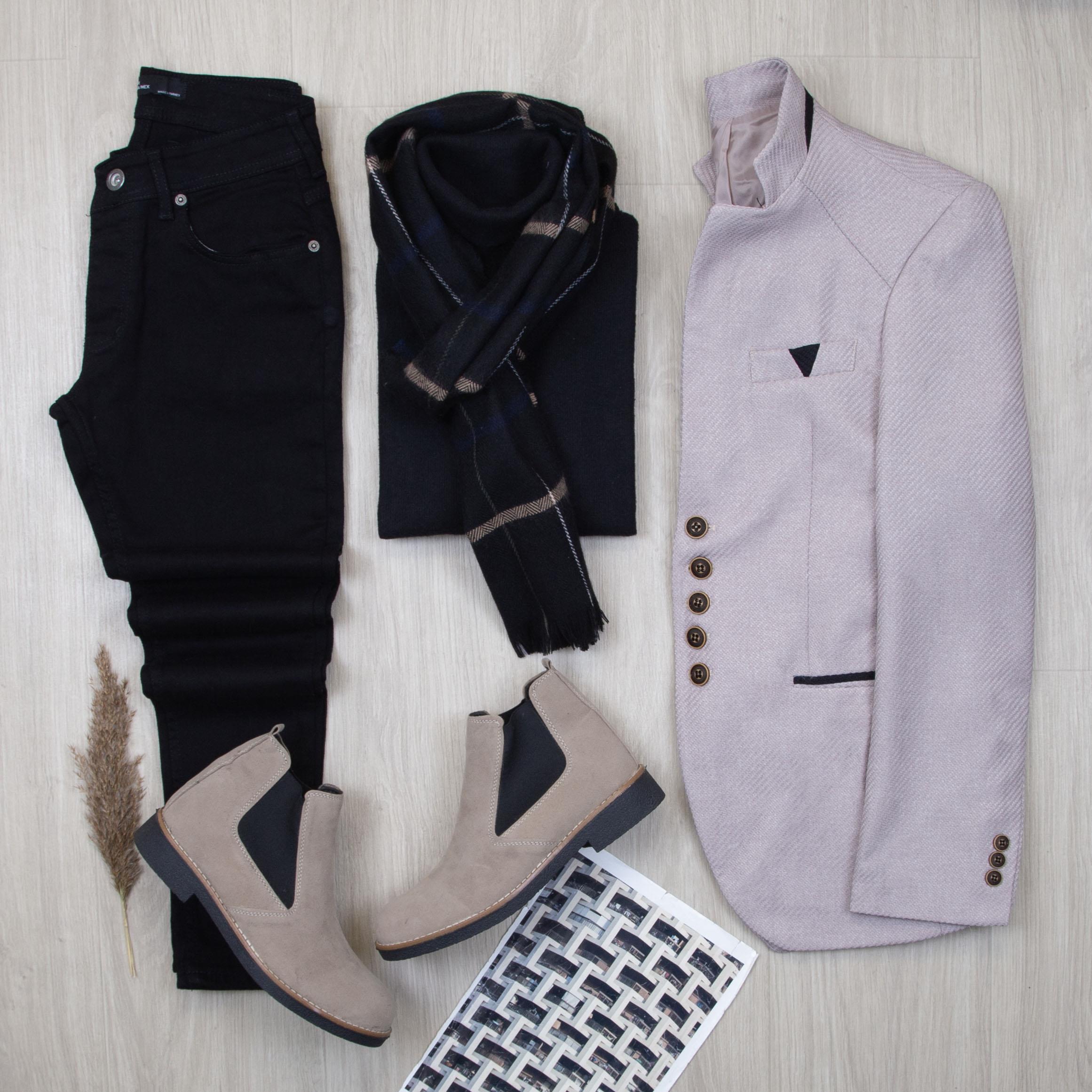 Bej Dik Yaka Blazer Ceket Boğazlı Body Pantolon Bot Kombin