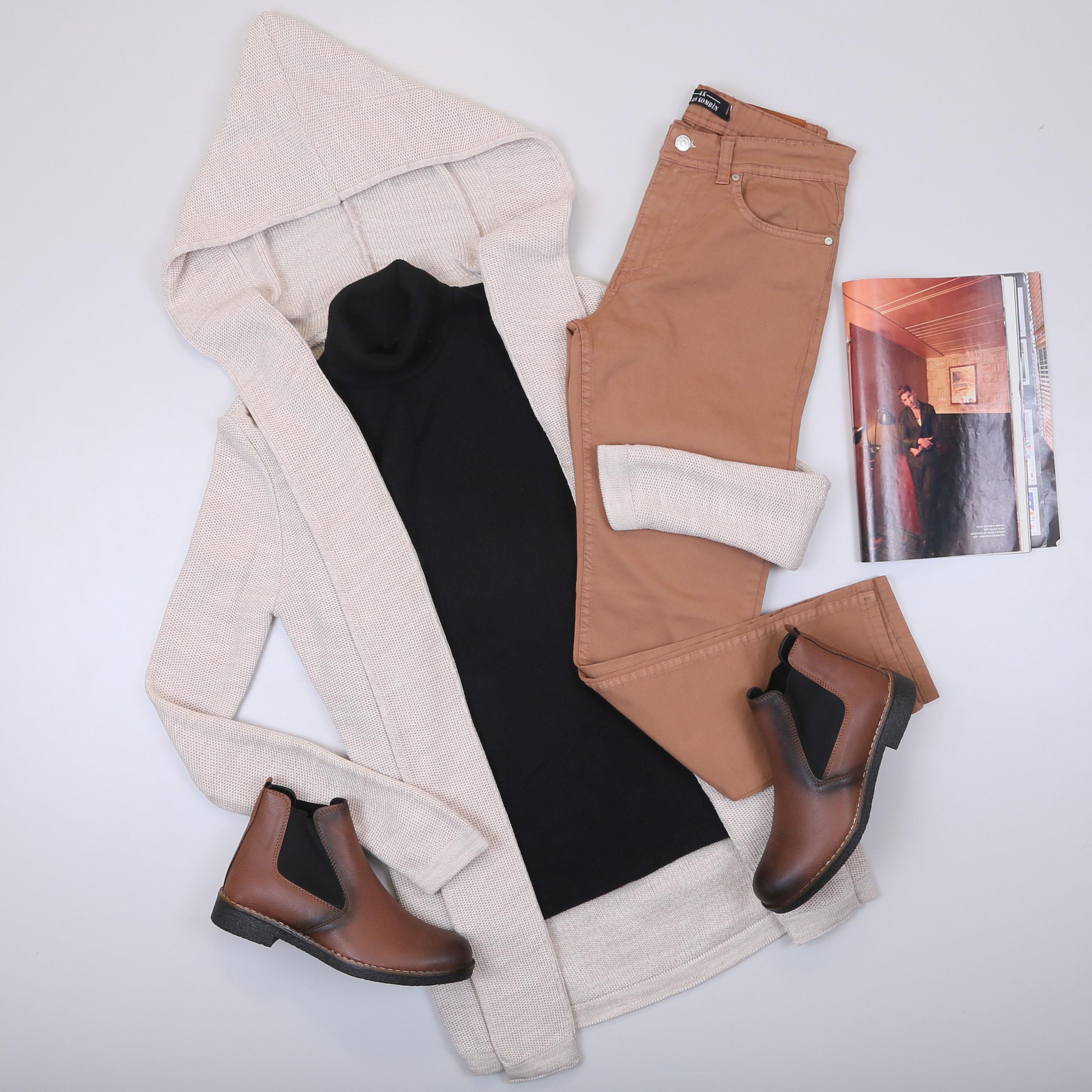 Bej Kapşonlu Hırka Boğazlı Body Pantolon Bot Kombin