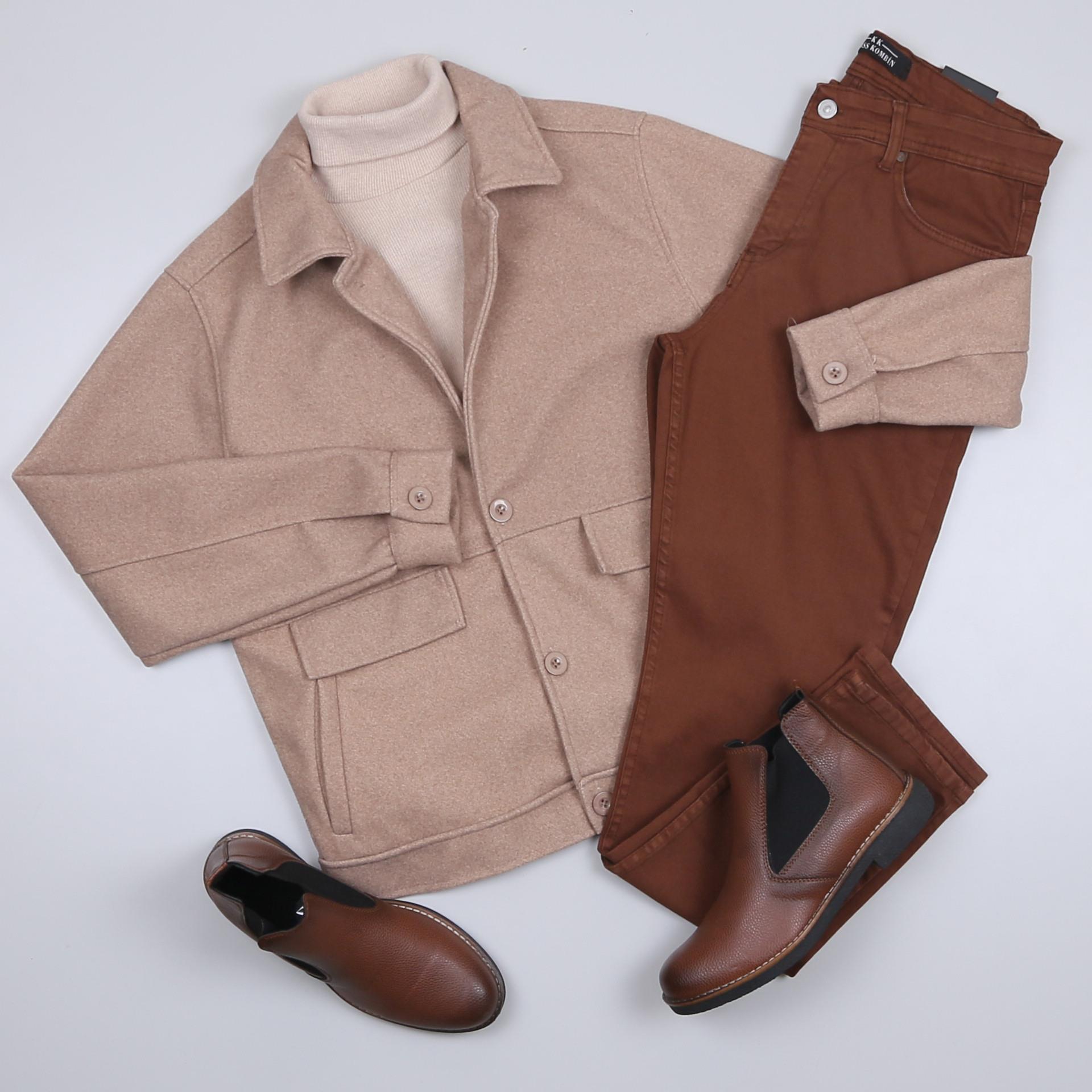 Bej Kaşe Ceket Boğazlı Body Kot Pantolon Bot Kombini